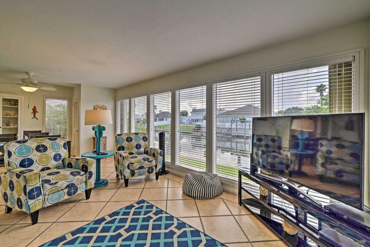 Breezy Corpus Christi Condo With Deck And Fishing Dock Buitenkant foto